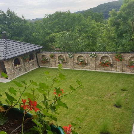 Apartmani Kruna Vrdnik Exterior foto