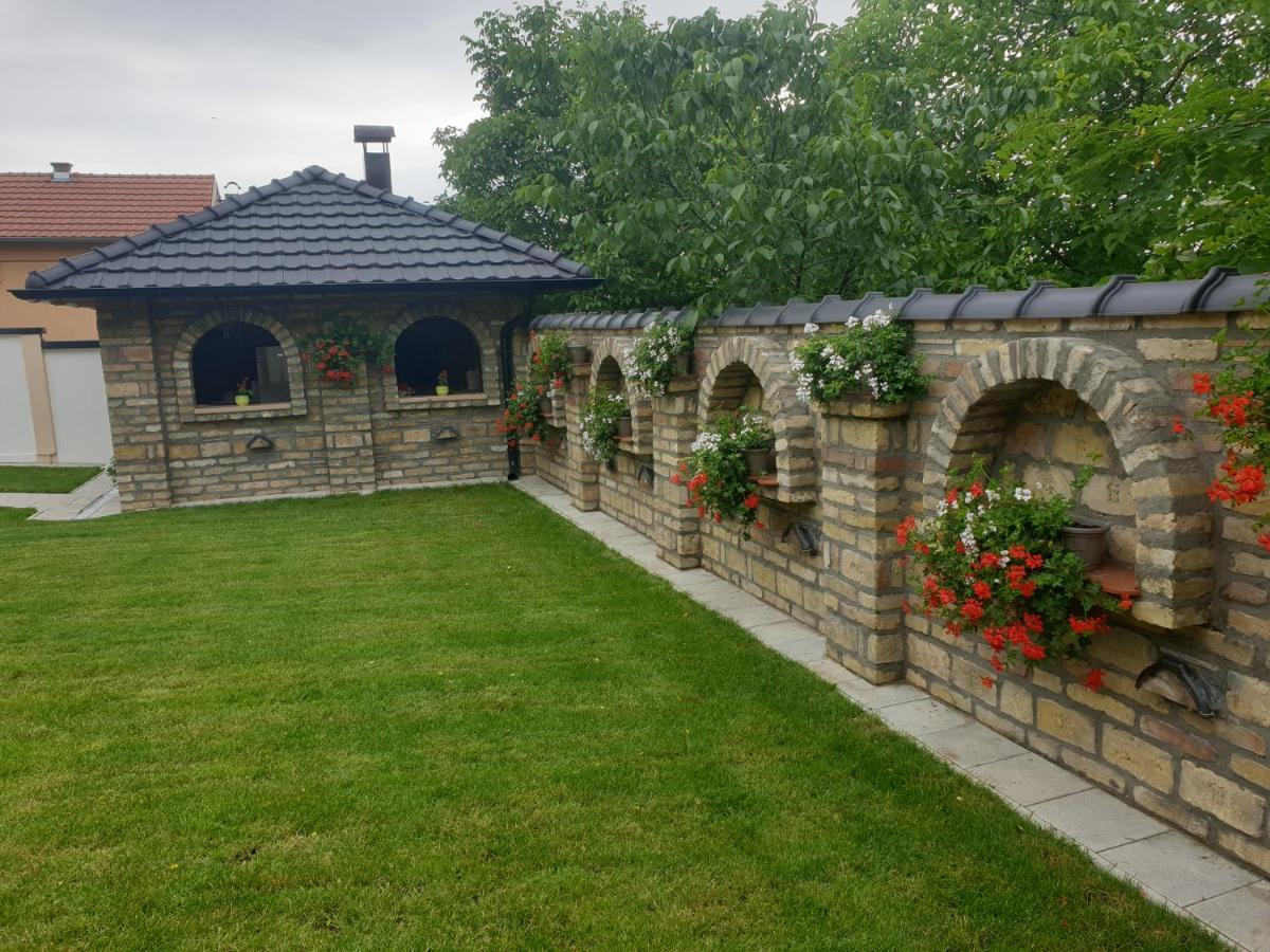 Apartmani Kruna Vrdnik Exterior foto